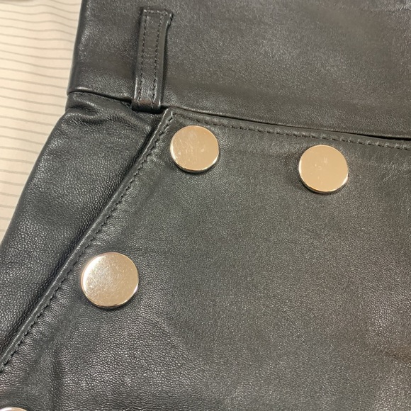 SKIIM PARIS NATALIE
HIGH WAIST STRETCH LEATHER TROUSER - BLACK - Picture 7 of 8